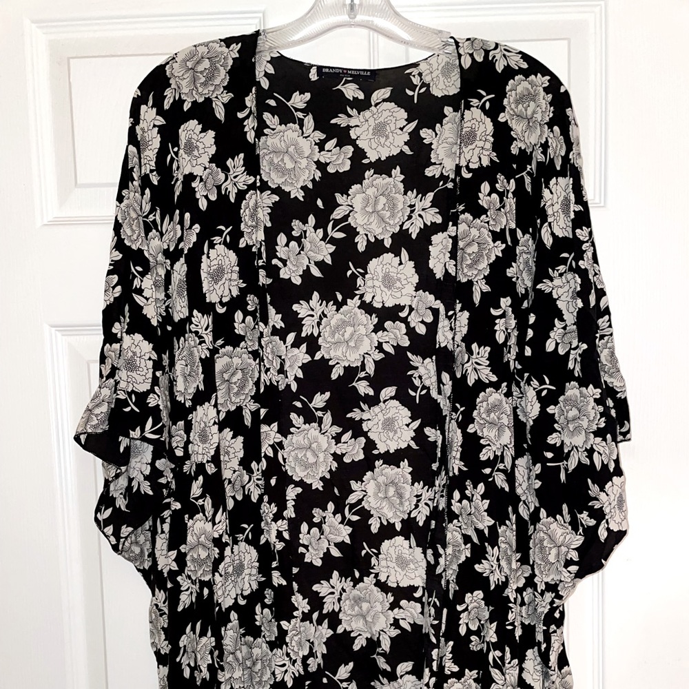 Brandy Melville one-size B&W floral kimono